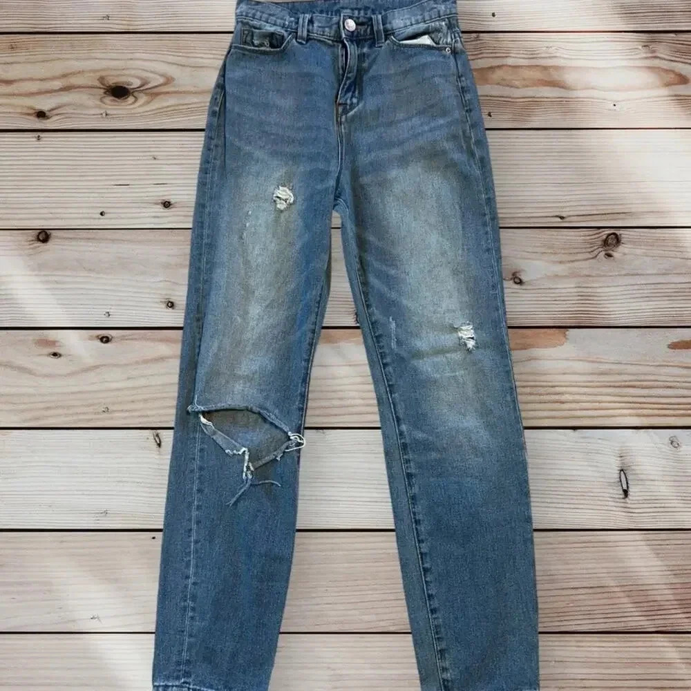 BDG Women's‎ Size 25W Blue High Rise Distressed Mom Jeans